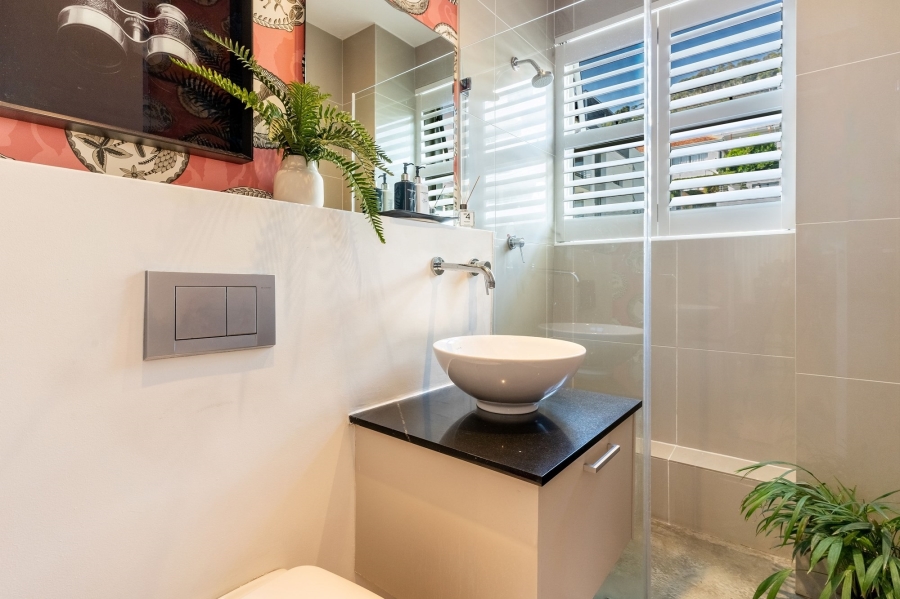 2 Bedroom Property for Sale in Sea Point Western Cape